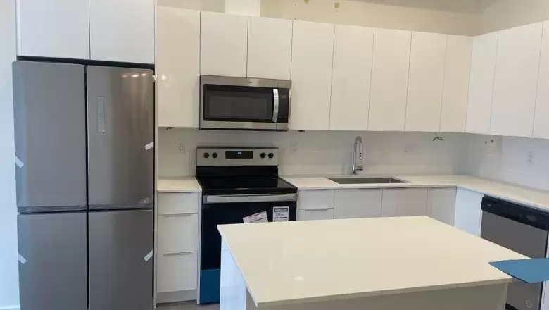 107 9450 ROBSON STREET image #1