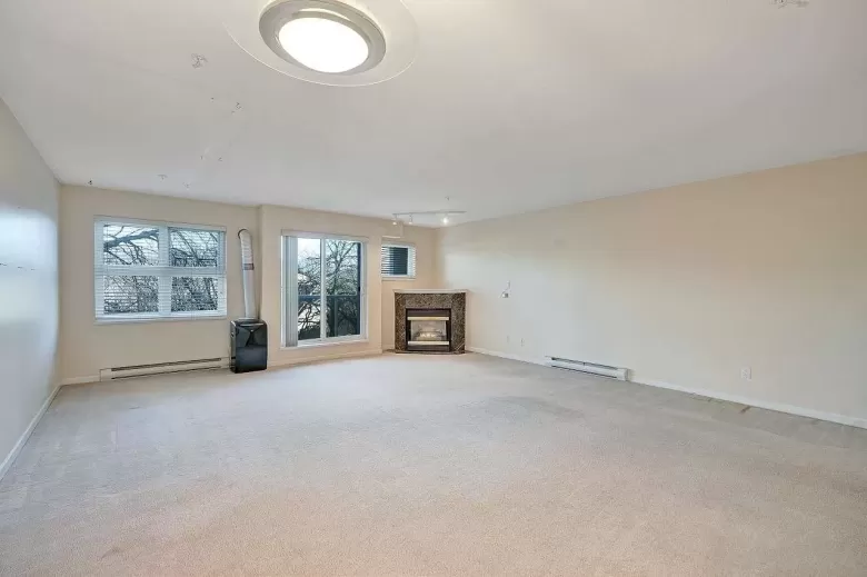 4 638 E 5TH AVENUE image #1