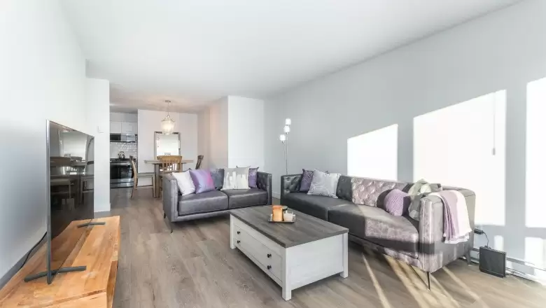 203 46374 MARGARET AVENUE image #1
