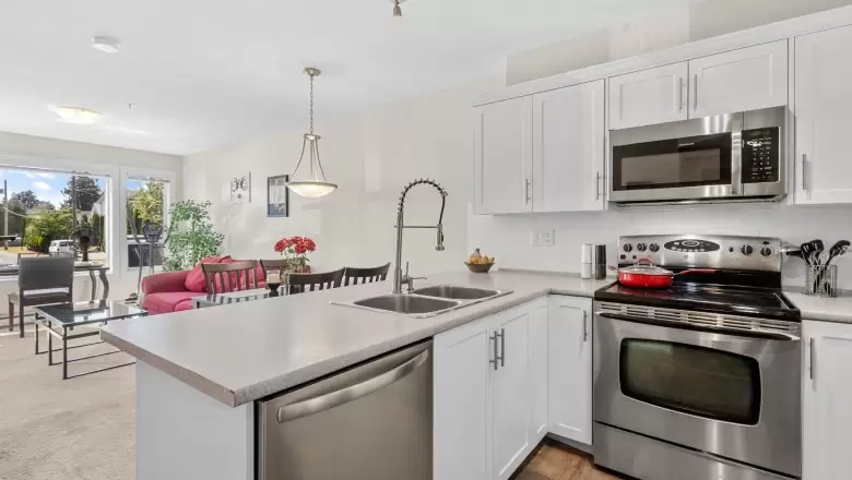 110 9422 VICTOR STREET image #1