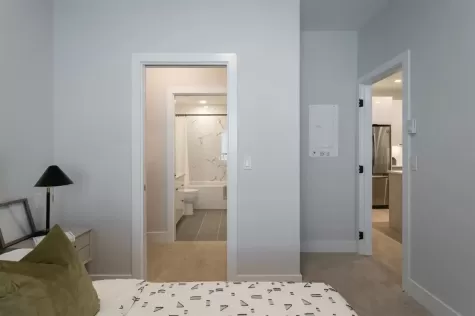 218 13458 95 AVENUE image #1