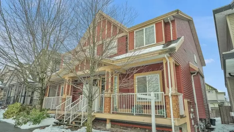 7088 144 STREET image #1