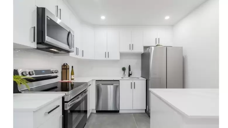 212 7151 EDMONDS STREET image #1