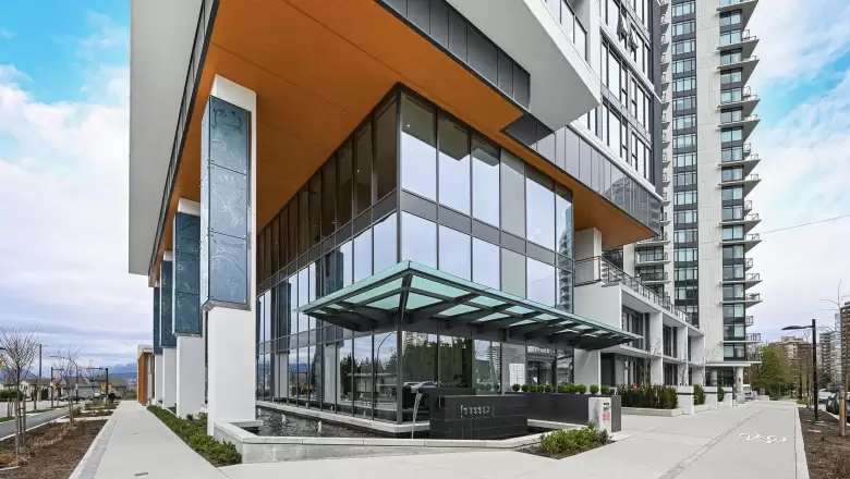 1010 4711 HAZEL STREET image #1