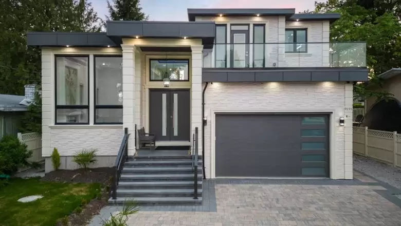 9295 119 STREET image #1