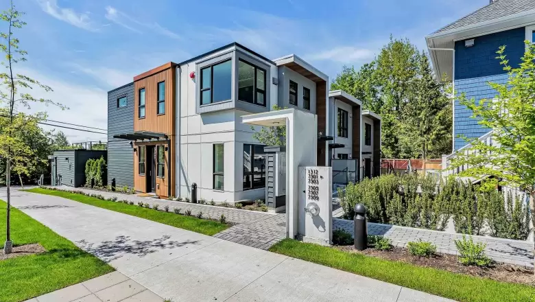 7307 HUDSON STREET image #1