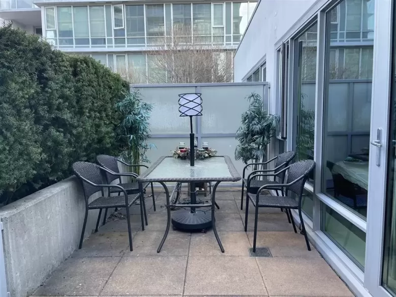 312 6733 BUSWELL STREET image #1