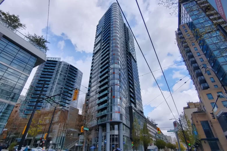 706 233 ROBSON STREET, Vancouver, BC