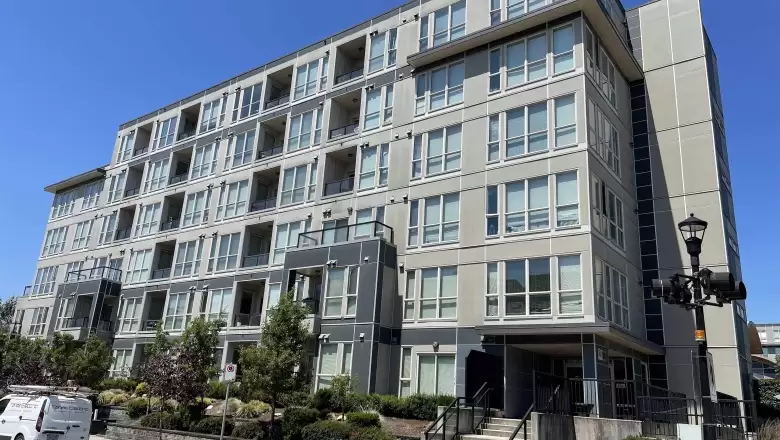 295 4133 STOLBERG STREET image #1