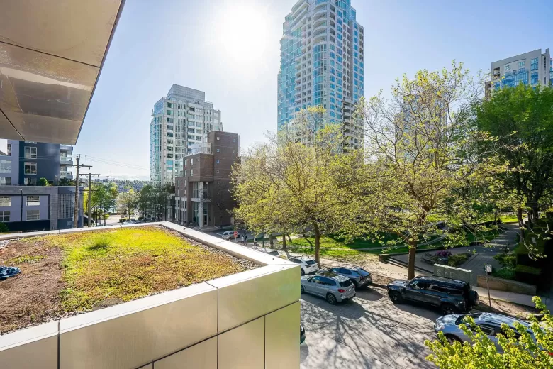 301 1480 HOWE STREET image #1