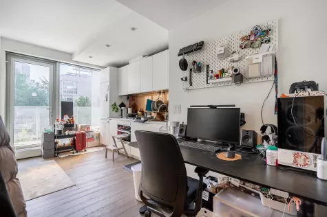 301 1480 HOWE STREET image #1