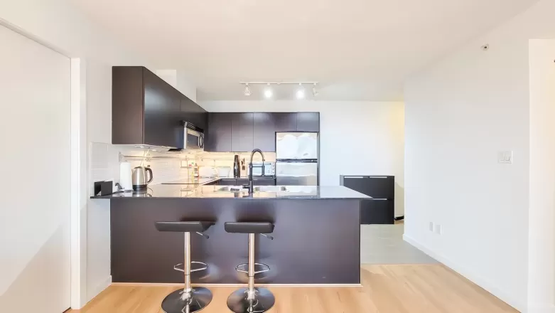 1202 4118 DAWSON STREET image #1