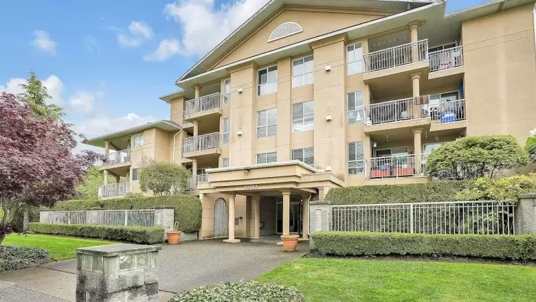 310 13733 74 AVENUE image #1