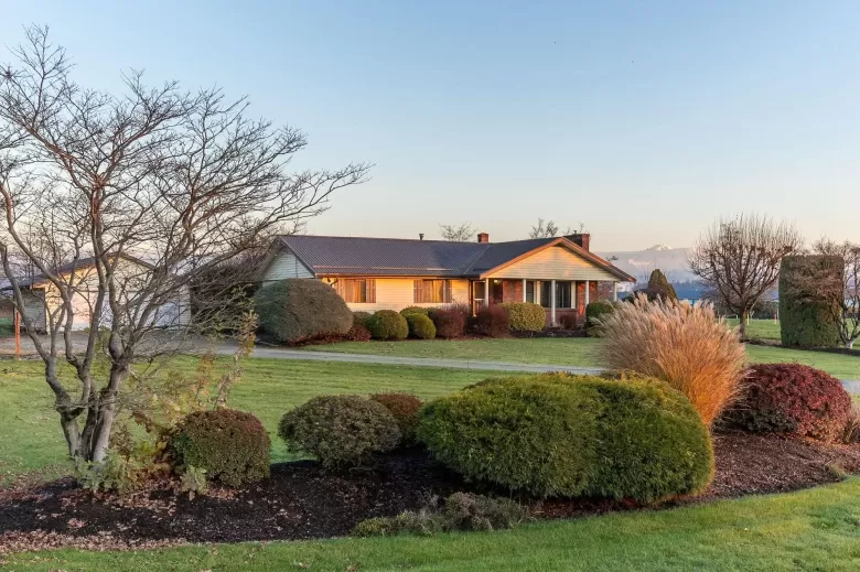 5302 GLENMORE ROAD image #1