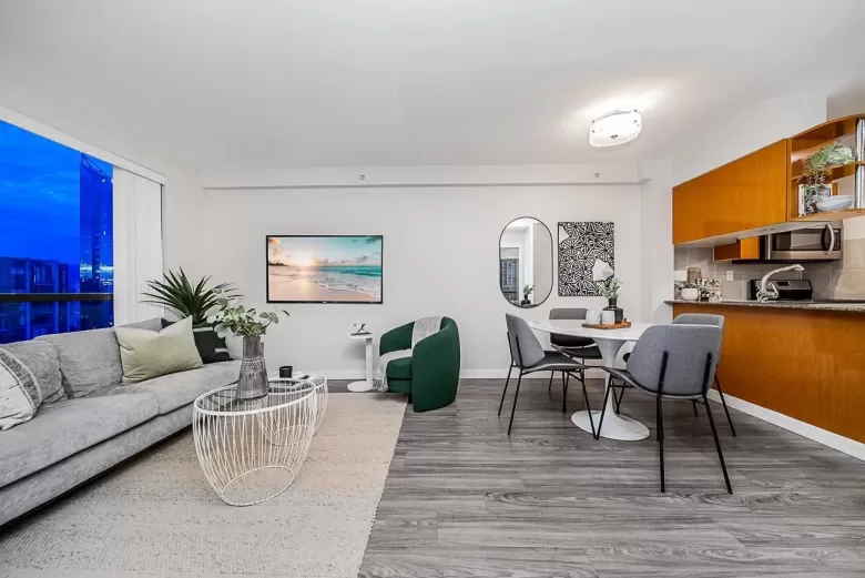 2308 1189 HOWE STREET image #1