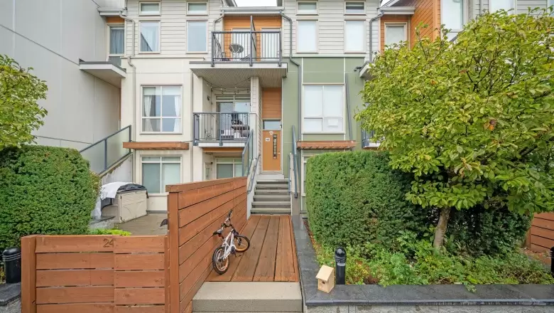 48 10133 RIVER DRIVE image #1
