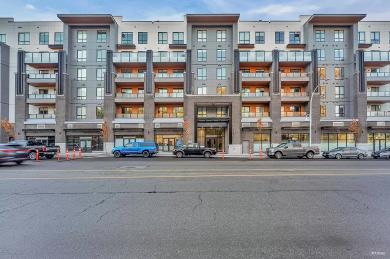 302 3131 MURRAY STREET image #1