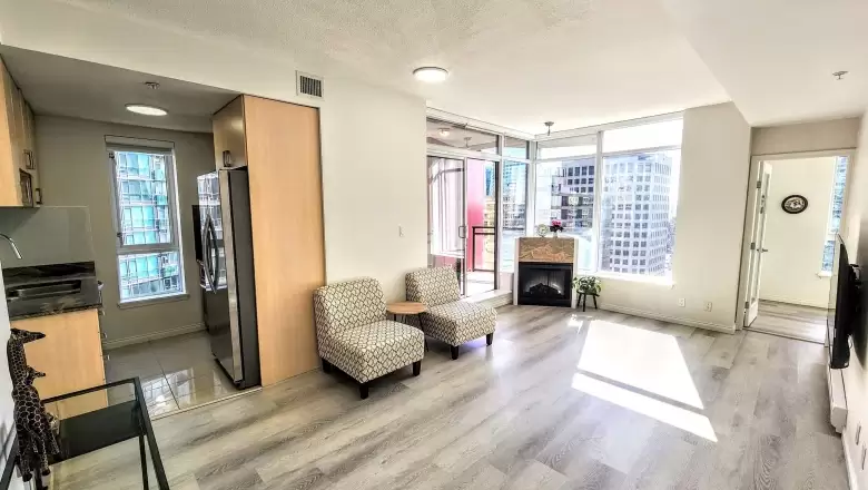 2301 1211 MELVILLE STREET image #1