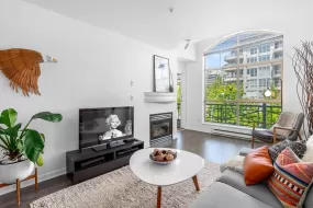 415 332 LONSDALE AVENUE, North Vancouver, BC