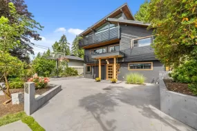 526 W KINGS ROAD, North Vancouver, North Vancouver, BC