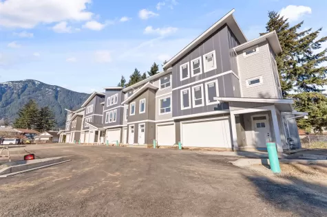 8 455 COQUIHALLA STREET image #1