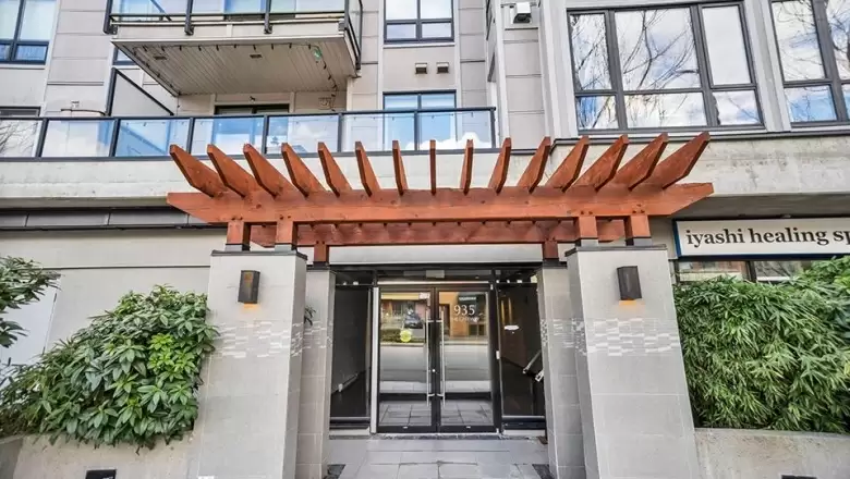 302 935 W 16TH STREET image #1