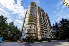 405 2024 FULLERTON AVENUE, North Vancouver, North Vancouver, BC