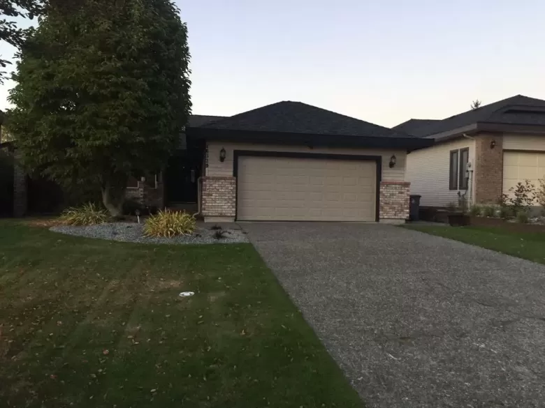 16329 79A AVENUE image #1