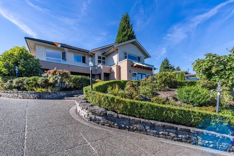 715 KING GEORGES WAY image #1