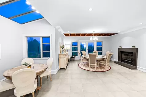 715 KING GEORGES WAY image #2