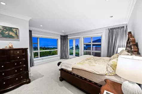 715 KING GEORGES WAY image #3