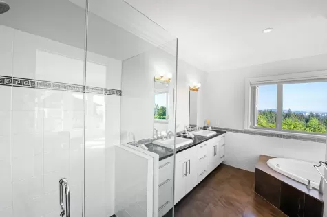 715 KING GEORGES WAY image #4