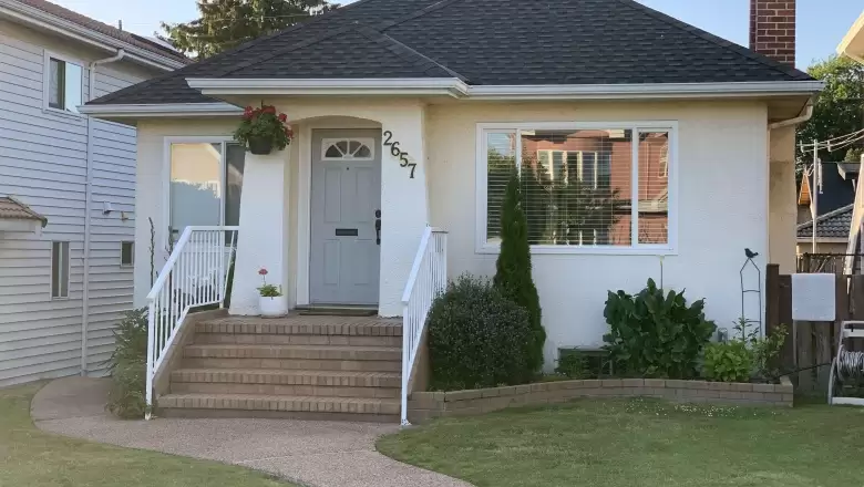 2657 KITCHENER STREET image #1