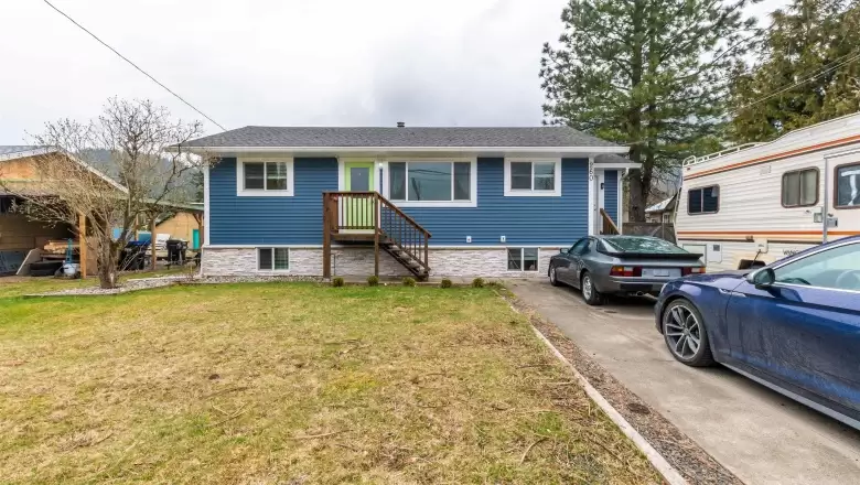 260 CARIBOO AVENUE, Hope, BC