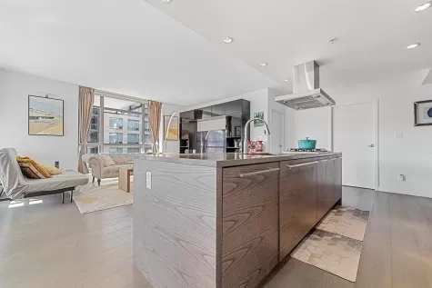 302 5782 BERTON AVENUE image #3