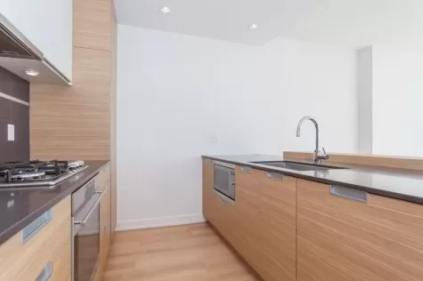3302 4688 KINGSWAY image #2