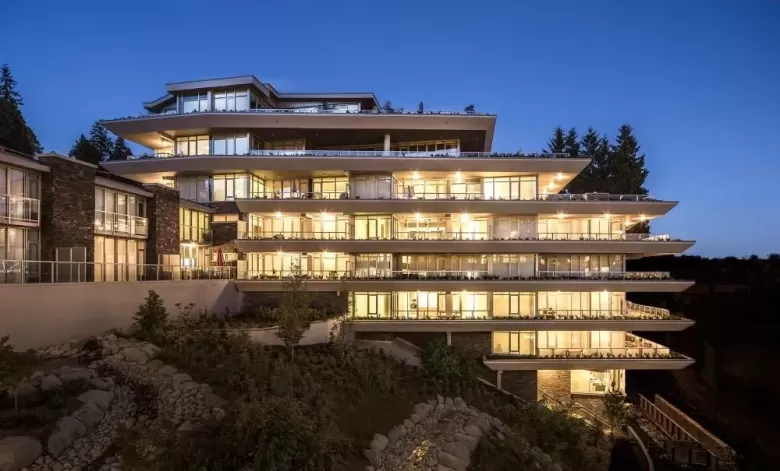 701 768 ARTHUR ERICKSON PLACE, West Vancouver, BC