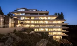 701 768 ARTHUR ERICKSON PLACE, West Vancouver, BC