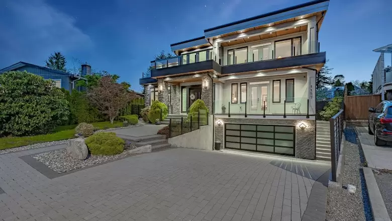 1157 KEIL CRESCENT image #1