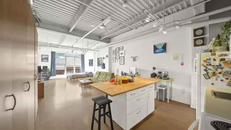 310 272 E 4TH AVENUE image #1