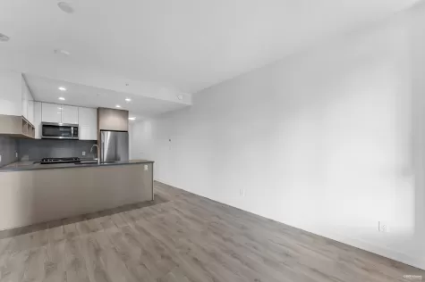 501 8850 UNIVERSITY CRESCENT image #1