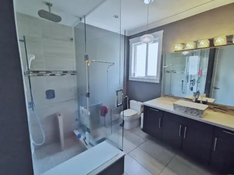 5537 CANADA WAY image #1