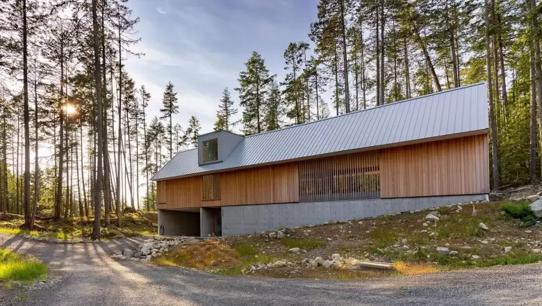 1565 DOUGLAS ROAD image #1