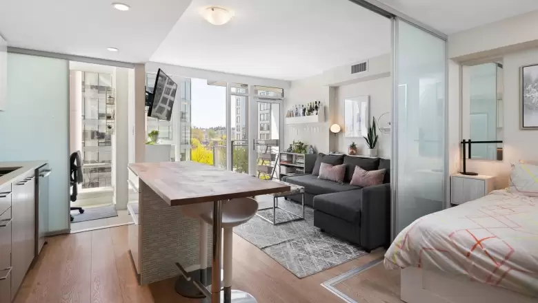 601 1618 QUEBEC STREET image #1