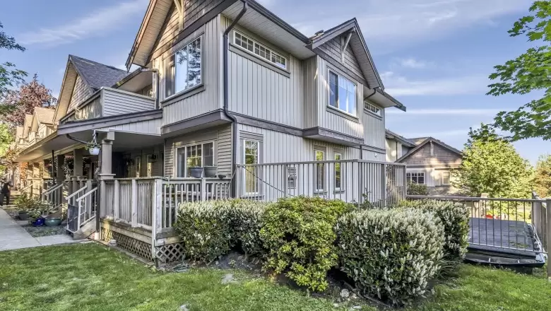 29 6238 192 STREET image #1