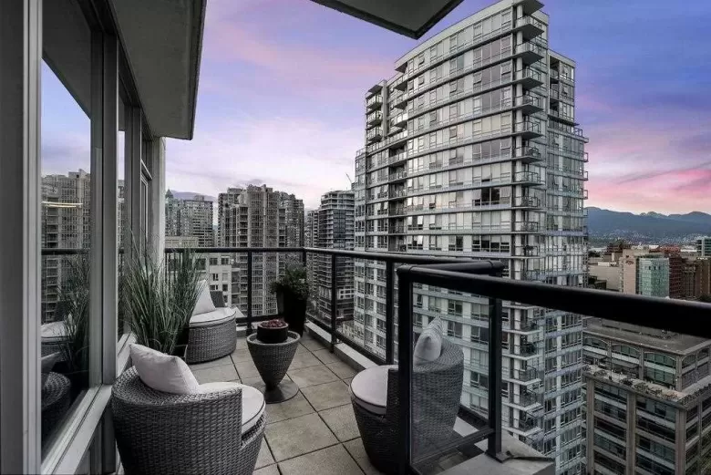 2706 939 EXPO BOULEVARD image #1