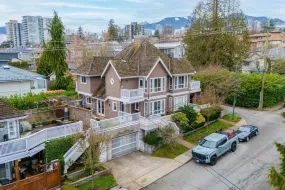 515 ST. ANDREWS AVENUE, North Vancouver, North Vancouver, BC