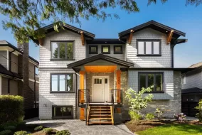 744 E 17TH STREET, North Vancouver, BC