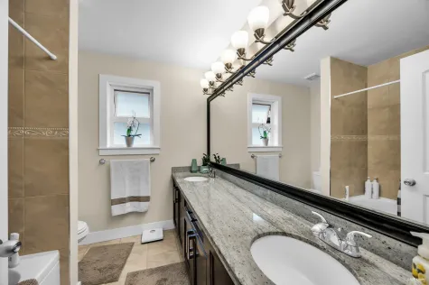 19338 72A AVENUE image #3