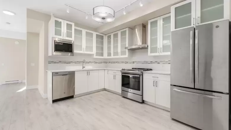 307 4882 SLOCAN STREET image #1